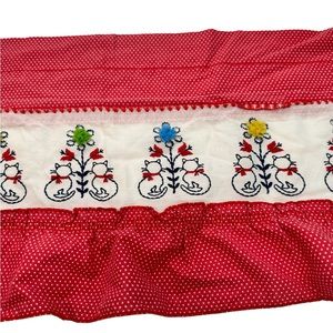 Whimsical vintage kitty cat window valance